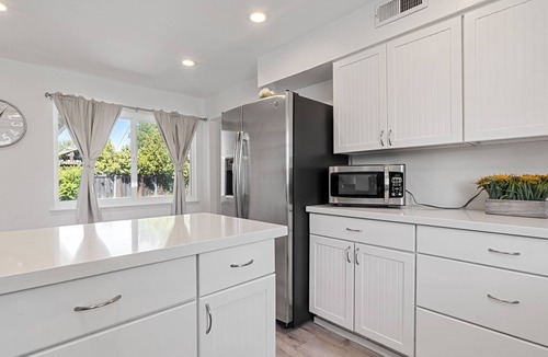 Citrus Heights House | COZY MODERN HOUSE IN CITRUS HEIGHTS