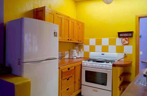 De Guadalupe House | Cozy Bungalow Close to Downtown & Pedestrian st