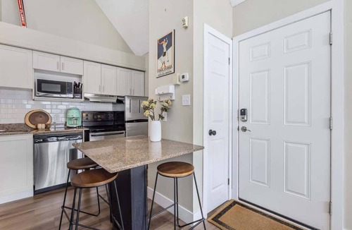 Craigleith Apartment | Cozy Nest | Pool, Shuttle & Private Patio