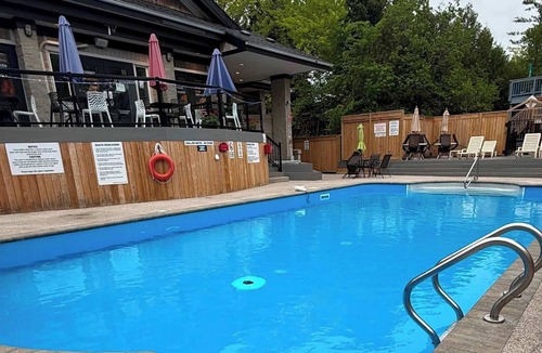Craigleith Apartment | Cozy Nest | Pool, Shuttle & Private Patio