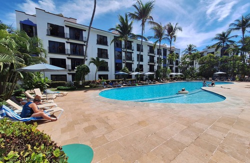 Fluvial Vallarta Apartment | Cozy PH Studio with kitchenette AC & WIFI jacuzzi in charming Puerto Vallarta