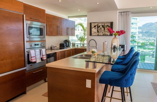 North Hotel Zone Condo | Cozy, Private Beachfront Condo