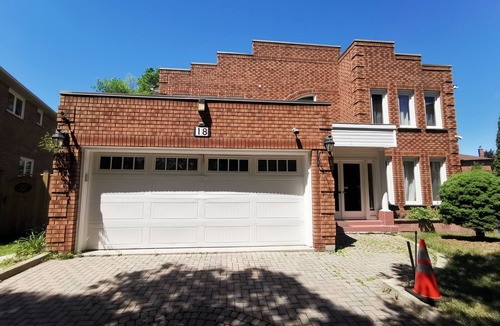 Richmond Hill House | Cozy Private Rooms in Basement