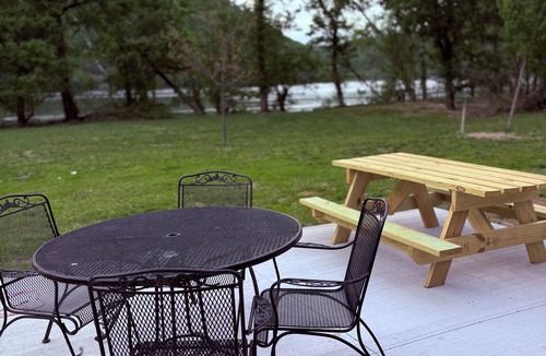 New River House | Cozy, riverfront house - 15 minutes from Virginia Tech