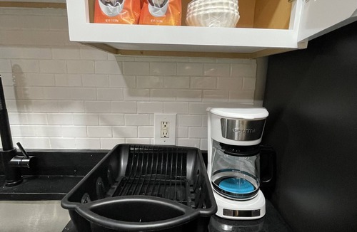 New Haven House | Cozy & Spacious/3 Min Walk to Yale Hospital