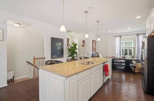 Northeast House | Cozy & Spacious 4 BR Home in NE DC Near the Metro!