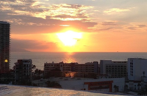 North Hotel Zone Apartment | Cozy studio in Vallarta's Hotel Zone
