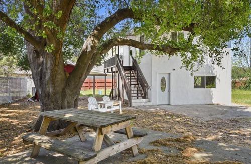 Citrus Heights Apartment | Cozy Studio in Soothing Citrus Heights with WiFi, AC
