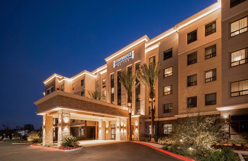 Irvine Business Complex Apartment | Cozy Studio Suite w/Views | Pool & Free Breakfast