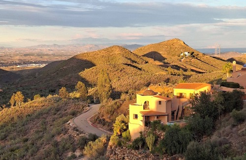 Turre Villa | Cozy villa with infinity pool in the mountains of Sierra Cabrera