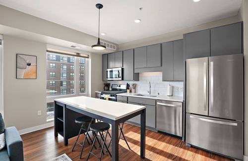 Downtown Minneapolis Apartment | CozySuites in Marquee 2BR 2BA w/pool & gym