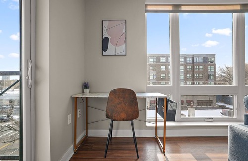 Downtown Minneapolis Apartment | CozySuites in Marquee 2BR 2BA w/pool & gym