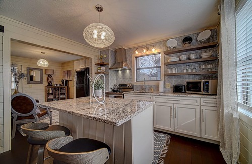 Blairsville Cabin | Creekside Cottages Luxury King/The Nook