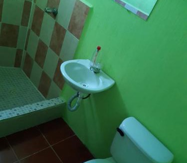 Tlajomulco de Zuniga House | Cuarto en renta con servicios