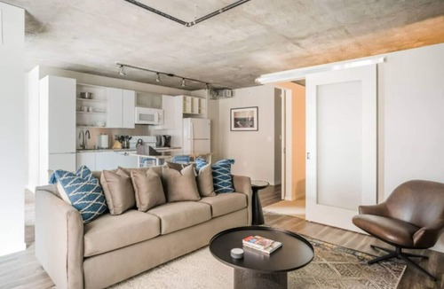 Downtown Minneapolis Apartment | CW Studio Sky Lounge Rooftop Pool Gym X