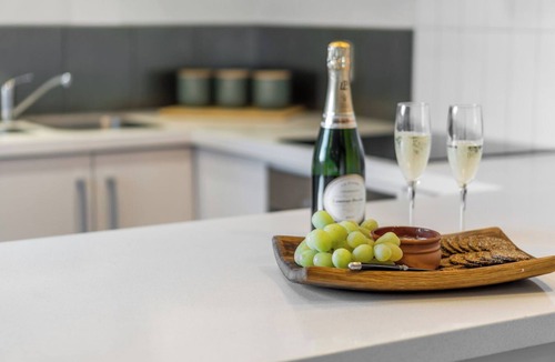 Hamilton East Apartment | D-Street Retreat - Hamilton
