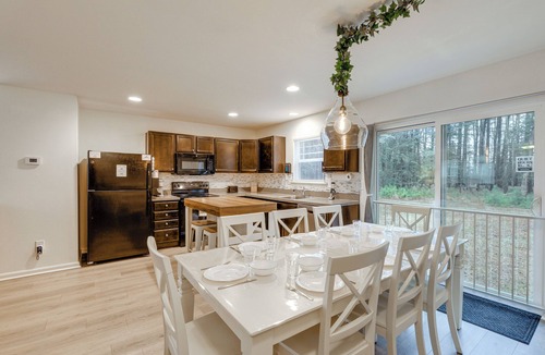 Captain's Cove Cottage | Deck & EV Charger: Coastal Retreat 1 Mi to Marina
