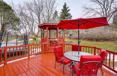 Maplewood House | Deck & Outdoor Dining! Spacious St Paul Getaway
