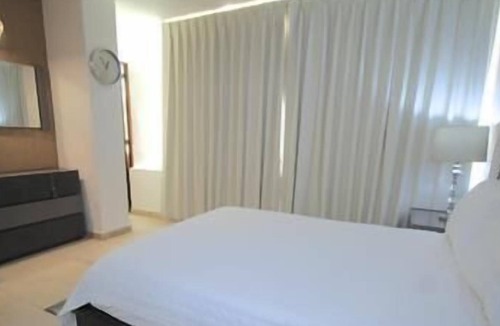 Conchas Chinas Apartment | Delfines 1 Condo PV