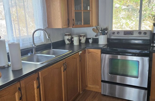 Selwyn Cottage | DELIGHTFUL 2 bedroom lake cottage on Stoney lake summer/fall bookings