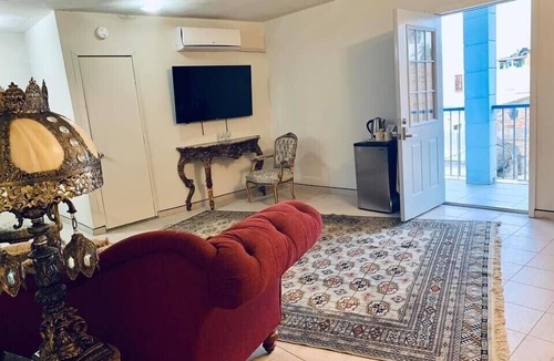Tampico House | Delightful 5-Suite Home Wifi, Parking, Smart TV&B-fast