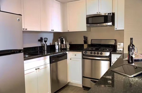 Parkway Museum District House | Deluxe Studio, Two Double Beds, The Windsor Suites, Family-friendly Retreat