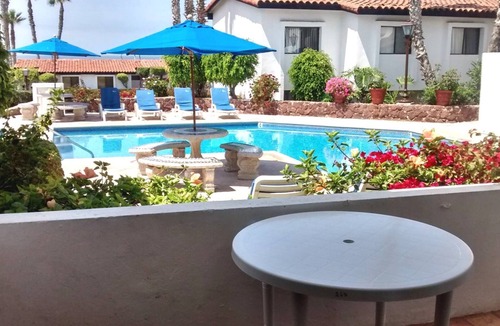 La Paloma Villa | DELUXE VILLA FOR 6 GUESTS-2 BEDROOM,1BATH