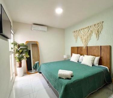 Manzanillo Apartment | Departamento con alberca a 5 min de playa!