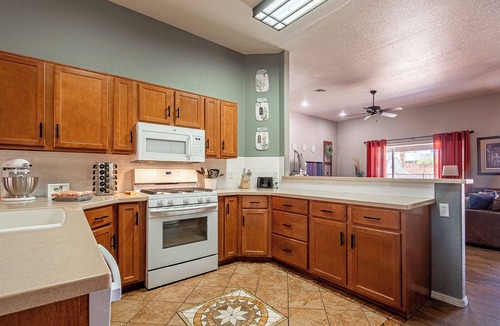Desert Foothills House | Desert Get-Away, with 2 King beds and 2 Twins!