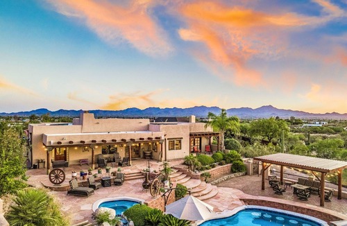 Casas Adobes House | Desert Sunset Escape