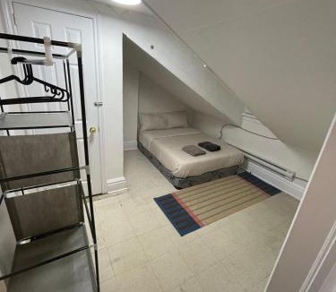 St. Lawrence House | Direct Access to nearby stadium-Free Fast Internet
