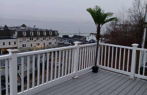 Hull Condo | DIRECT OCEAN VIEWS 36 FT DECK Spacious 4-bedroom condo in superb Hull with AC