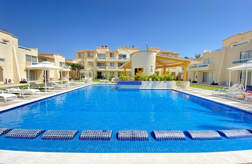 Granjas del Marques Apartment | Divino Loft Para Parejas con Alberca a 5 min de la Playa!