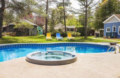 Wasaga Beach House | Dockhouse at Evergreen Resort in Wasaga Beach
