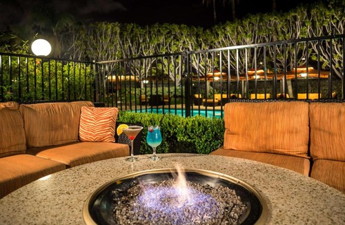 Harbor Hotel | DoubleTree by Hilton Carson