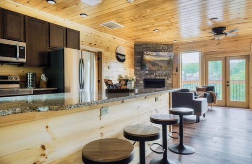 Gatlinburg Cabin | Downtown 5 Bdr Cabin Indoor Pool, Hot Tub, Cinema