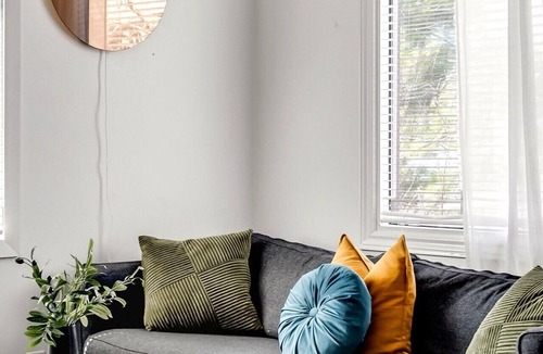 New Edinburgh Apartment | Downtown Ottawa | Luxury Suite