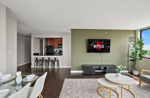 Downtown Minneapolis Condo | Downtown Skyview - 16th fl - Parking - Pool - Gym