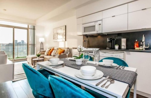 CityPlace Hotel | Downtown Toronto Gem with Extra Bed and Sofa Bed. Great central location!