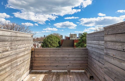 Little Portugal House | Downtown Toronto row house. Close to Ossington, Trinity Bellwood & BMO field.