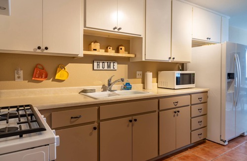 Paso Robles Cottage | Downtown Weekender-Walk To Downtown and Enjoy Everything Paso!