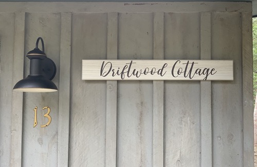 Bernard House | Driftwood Cottage-on the shore overlooking BassHbr 󰀃
