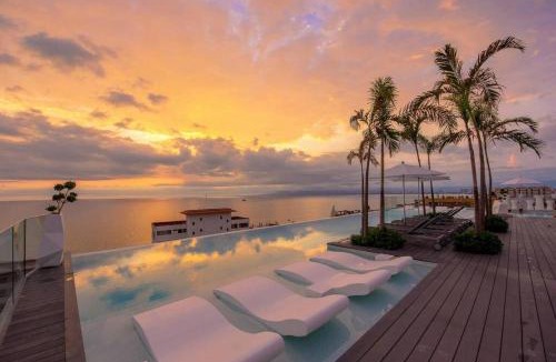 Amapas Apartment | DTerrace Luxe 2bd 2ba Romantic Zone Los Muertos Beach and Pier