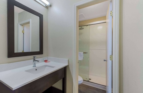 Havelock Hotel | Econo Lodge Cherry Point