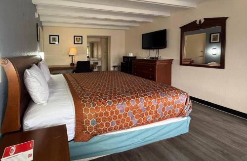 Galax Cabin | Econo Lodge Galax