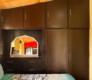 Del Cerrillo House | El Balcón del Aventurero