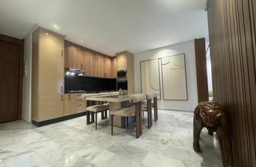 Camp El Ghoul Apartment | Elegant 2BDR Apartment with Pool in Gueliz