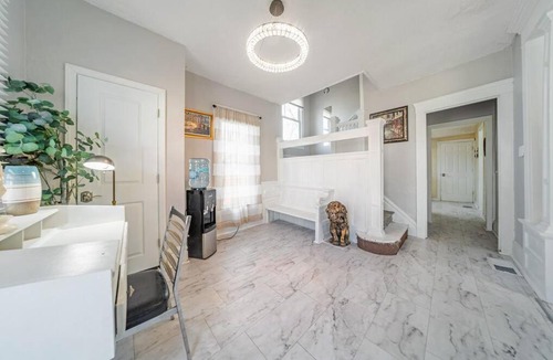 Akron House | Elegant and Expansive Paris themed 5 b, 2 b
