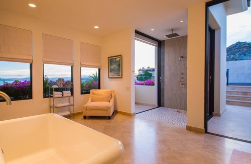 Chula Vista Villa | Elegant Eight Bedroom Villa