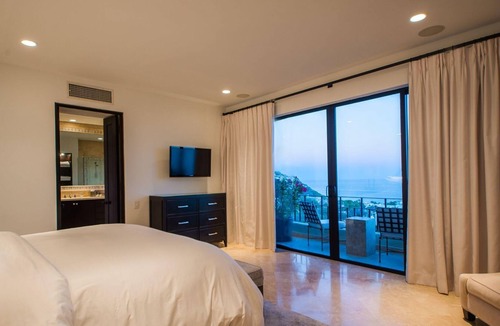 Chula Vista Villa | Elegant Eight Bedroom Villa